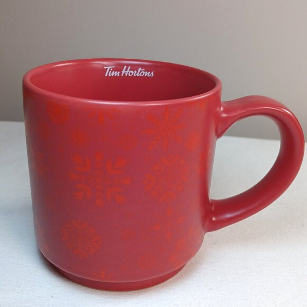NWOT Tim Hortons Red Snowflakes Mug 12 Oz Winter Ceramic Collectible Cup Gift